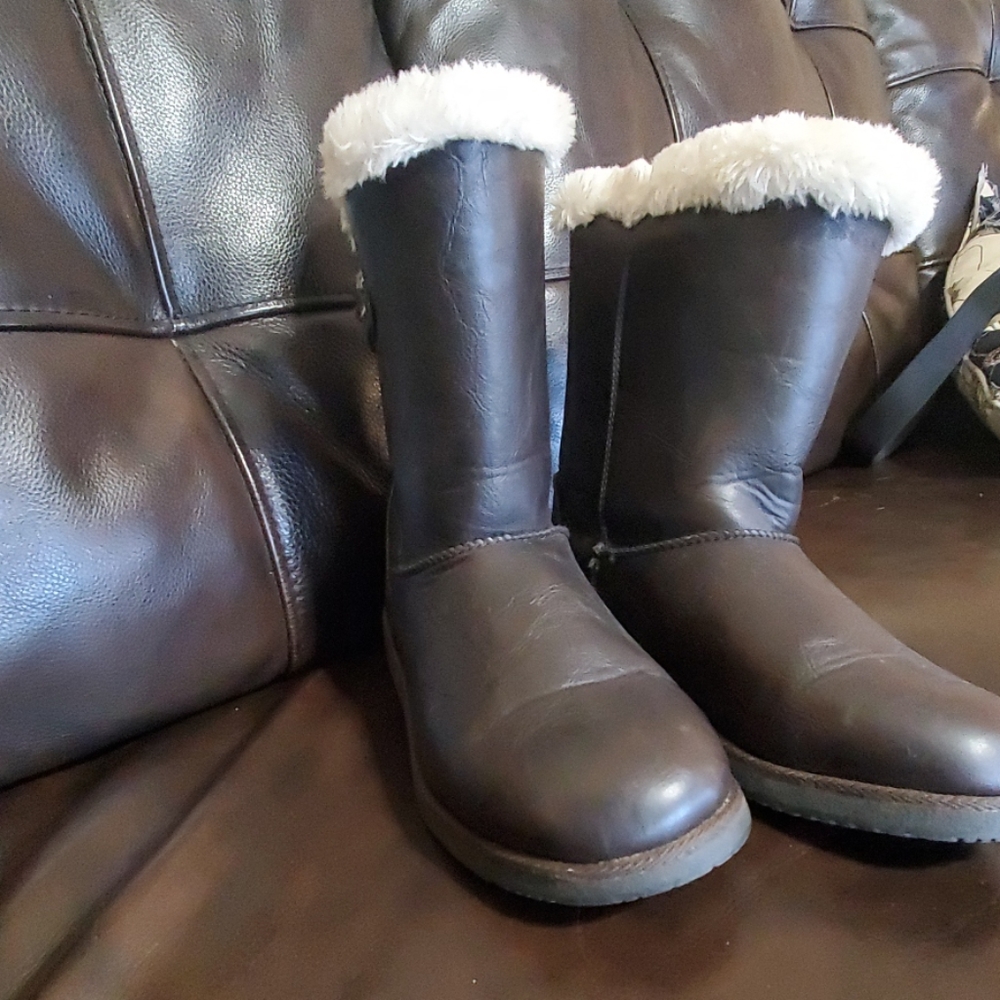 Air Walk Cozy Boots Sz 10M